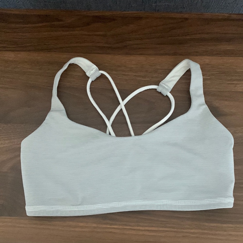 Lululemon sports bra